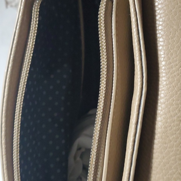 NICO & OLIVE TAN CROSSBODY PURSE - Picture 5 of 5